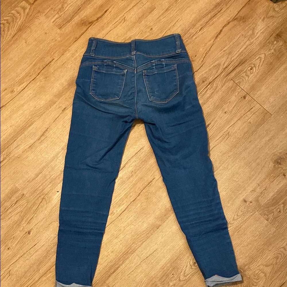 Classic Blue Cropped Ankle Jeans with Rolled Cuffs - Picture 14 of 17